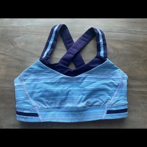 Lulelemon sports bra. Cross back size 6